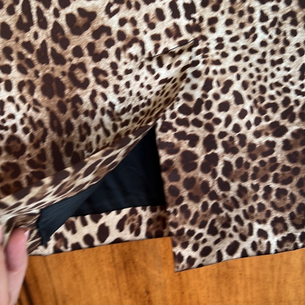 Silk leopard pencil skirt by Dolce & Gabbana - Picture 3 of 5